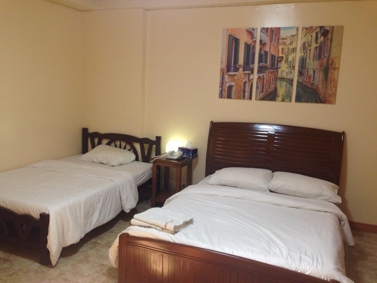 Makati Suites At Travelers Inn Makati City Exterior foto